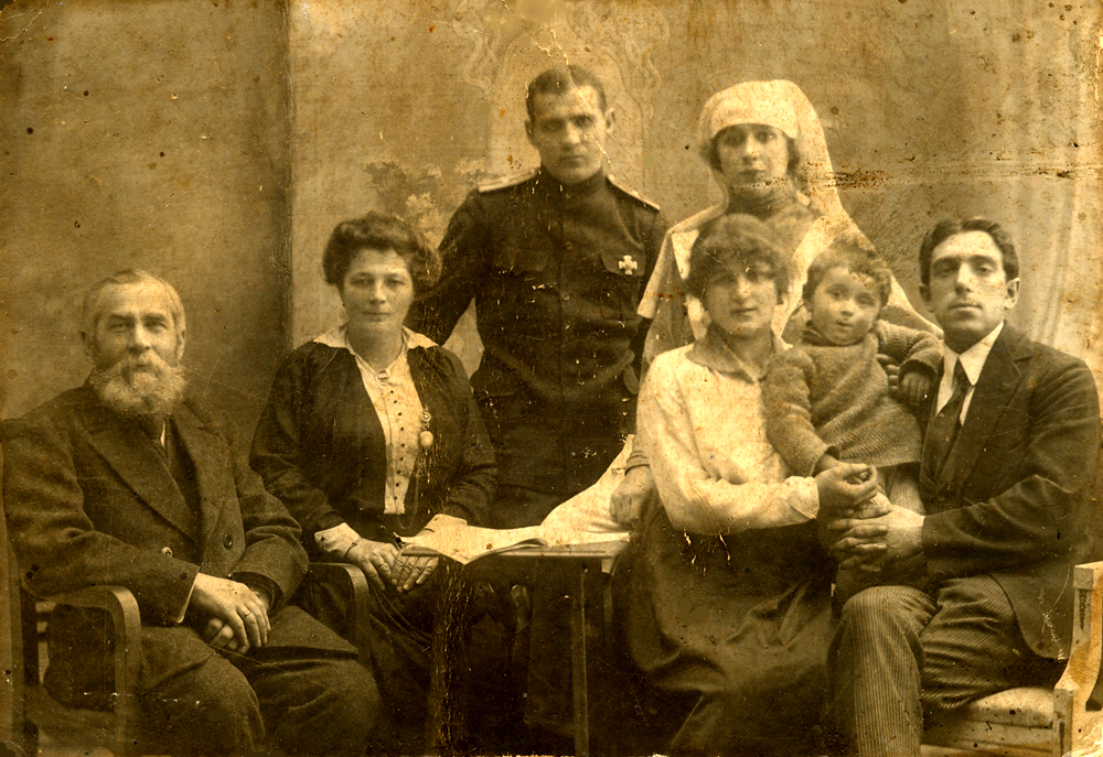 «Дед» Денис Семенов (Учин) «Дед» Денис Семенов (Учин)